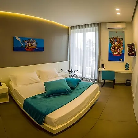 Fuorisquadra Oda ve Kahvaltı
