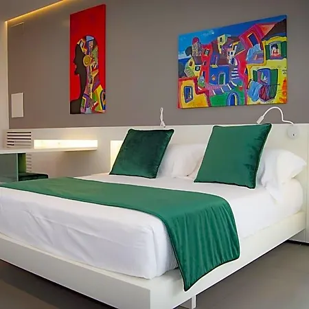 Fuorisquadra 4* Messina