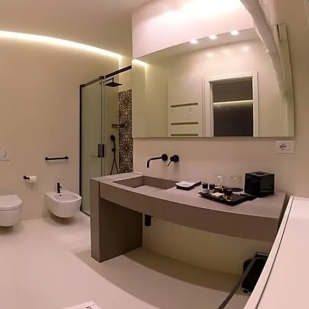 Fuorisquadra Oda ve Kahvaltı Messina
